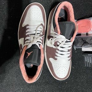 Jordan 1 Flight Low “Mocha”